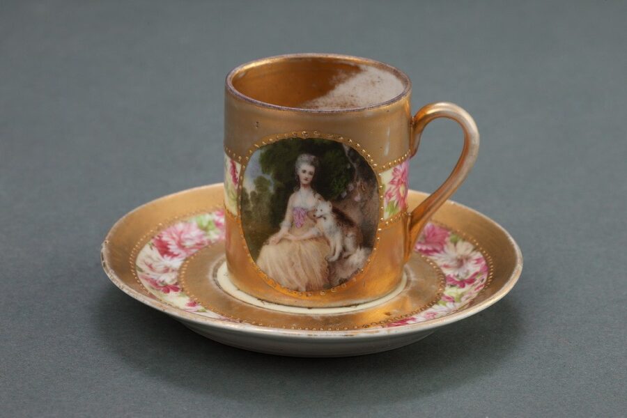 Кофейная чашечка XIX века.
