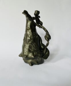 Декоративный кувшин с амуром, олово, начало XX в., Франция.