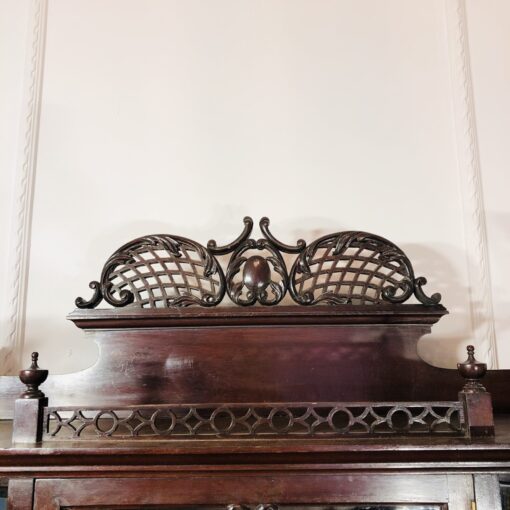 Диван кабинетный антикварный в викторианском стиле XIX века. 6
