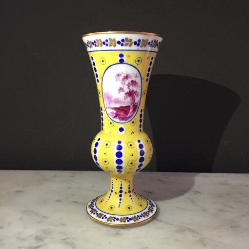 Небольшая антикварная вазочка, Sevres XIX века, Франция.