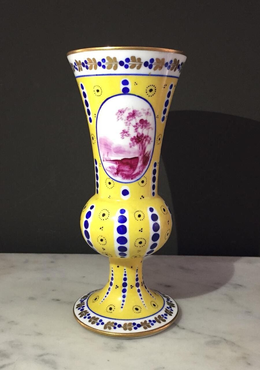 Небольшая антикварная вазочка, Sevres XIX века, Франция.