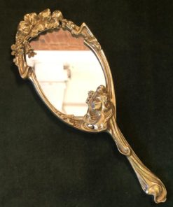 Зеркальце в стиле Ар-Нуво начала XX века, родом из Франции.