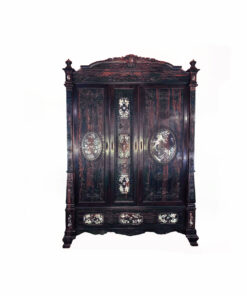 Уникальный асимметричный палисандровый шкаф с перламутровой инкрустацией, XIX век, Китай Размер 180х50Х250 см.