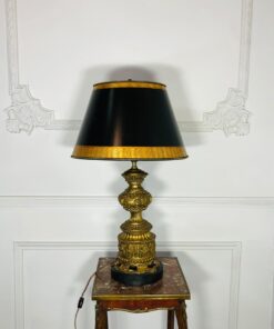 Большая бронзовая лампа на мраморном основании первой половины XX века, Франция.