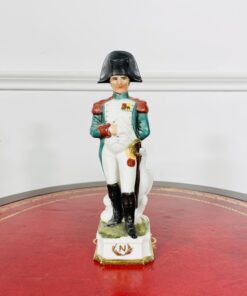 Фарфоровая статуэтка Неполеон Буонапарт из коллекции «Армия Наполеона I» второй половины XX века, Германия.