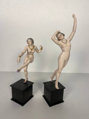 Фарфровые статуэтки 